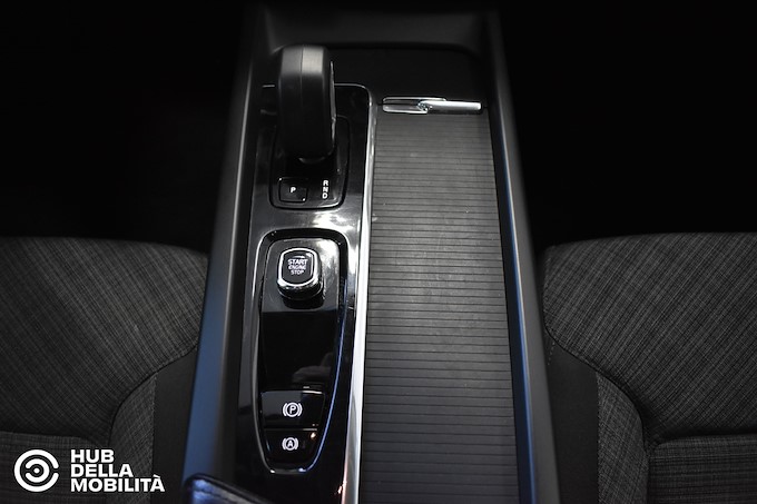 VOLVO XC60 B4 (d) automatico Core
